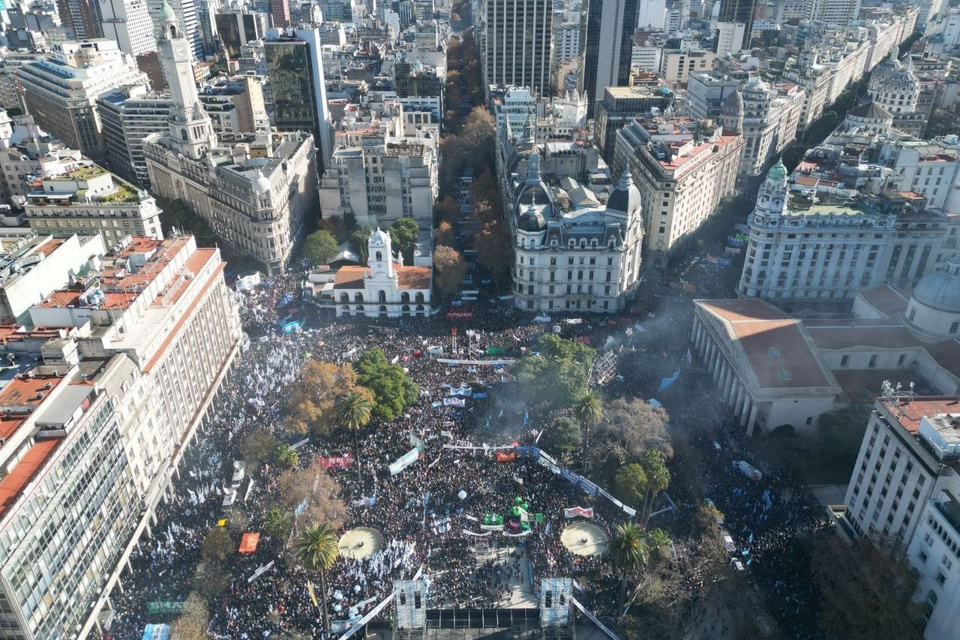 Argentina con Cristina | Multitudinaria marcha contra la proscripción