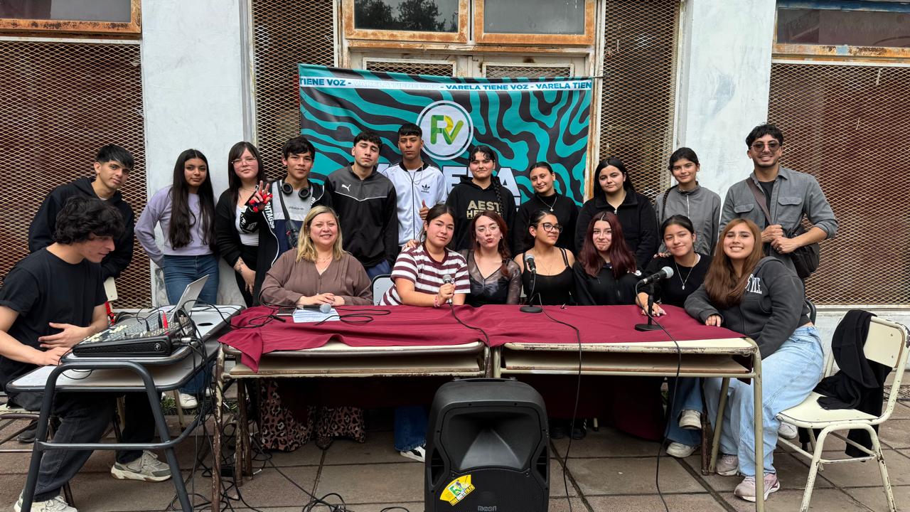 La Radio en el Patio: Escuela Secundaria N°10 "Lola Mora" 