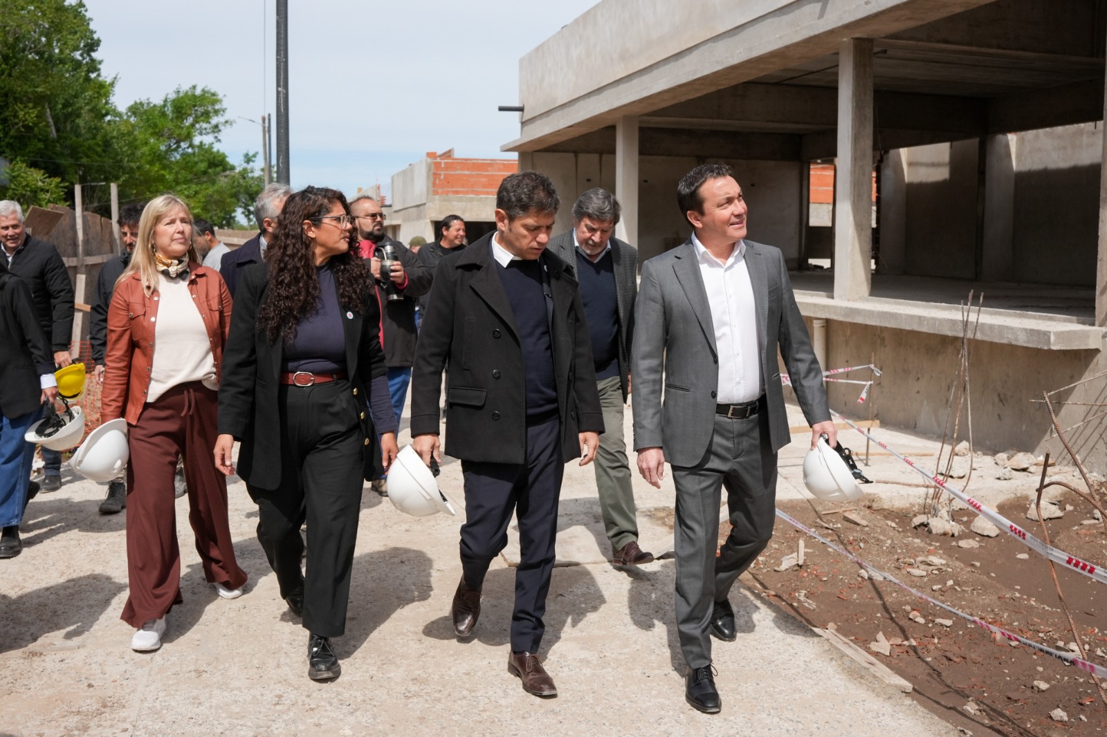 Andrés Watson y Axel Kicillof verificaron la construcción de una obra escolar histórica para Florencio Varela