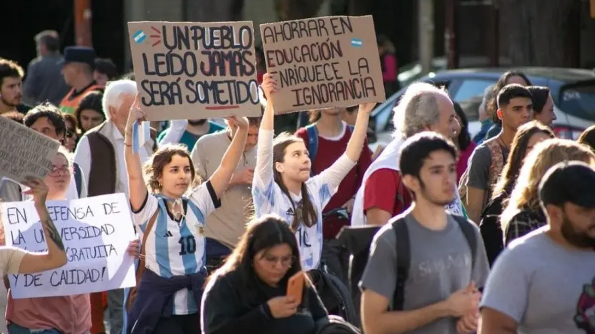 "Todos los argentinos defendemos la educación pública", Roberto Salvarezza, científico y presidente de la Comisión de Investigaciones Científicas de la Provincia de Buenos Aires